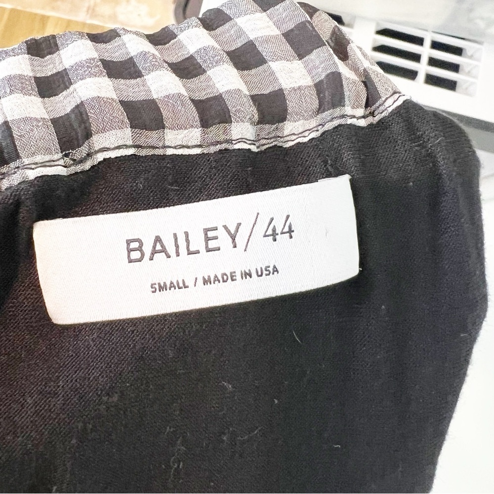 BAILEY 44 NAVY GRAY GINGHAM PLAID OFF SHOULDER EYELET TRIM BLOUSE WOMENS SMALL - Picture 3 of 6